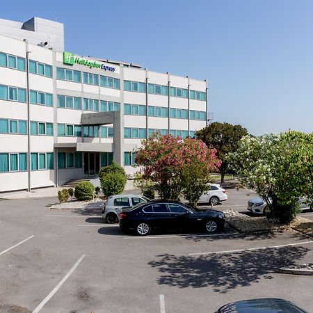 Holiday Inn Express Lisbon Airport, An Ihg Hotel Ngoại thất bức ảnh