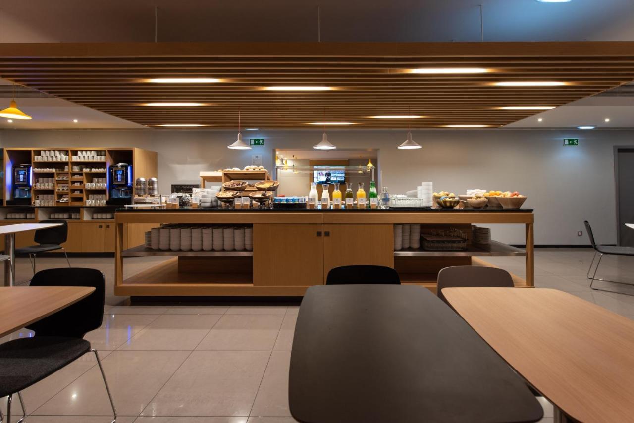 Holiday Inn Express Lisbon Airport, An Ihg Hotel Ngoại thất bức ảnh