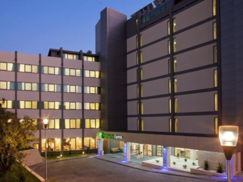 Holiday Inn Express Lisbon Airport, An Ihg Hotel Ngoại thất bức ảnh